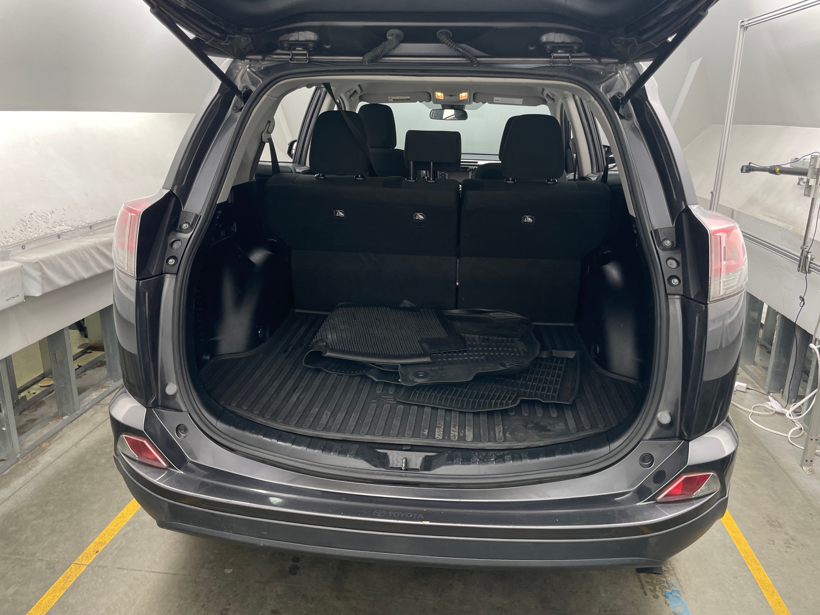 Thumbnail: 2018 Toyota RAV4 - 7