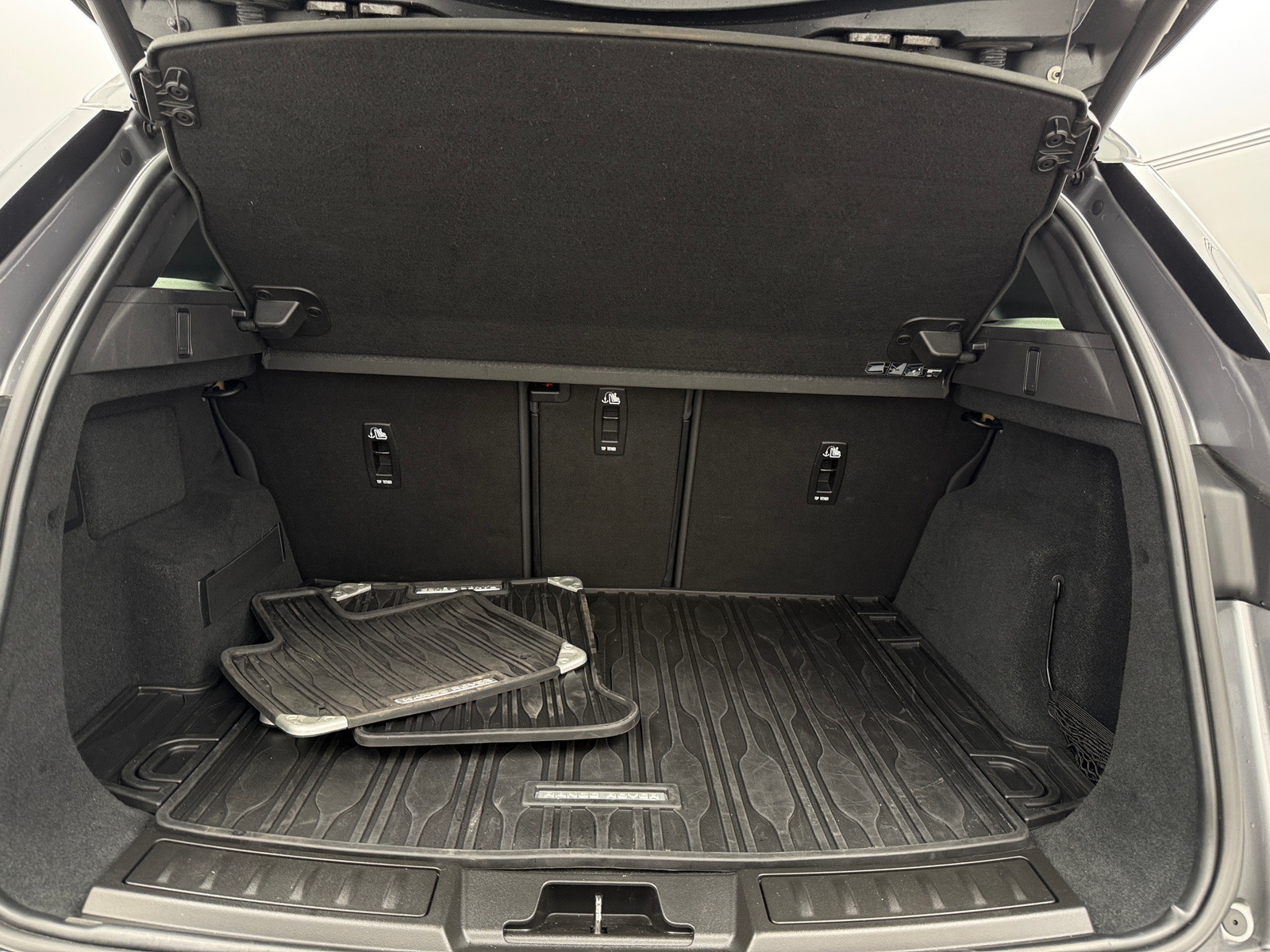 Thumbnail: 2023 Land Rover Range Rover Evoque - 6