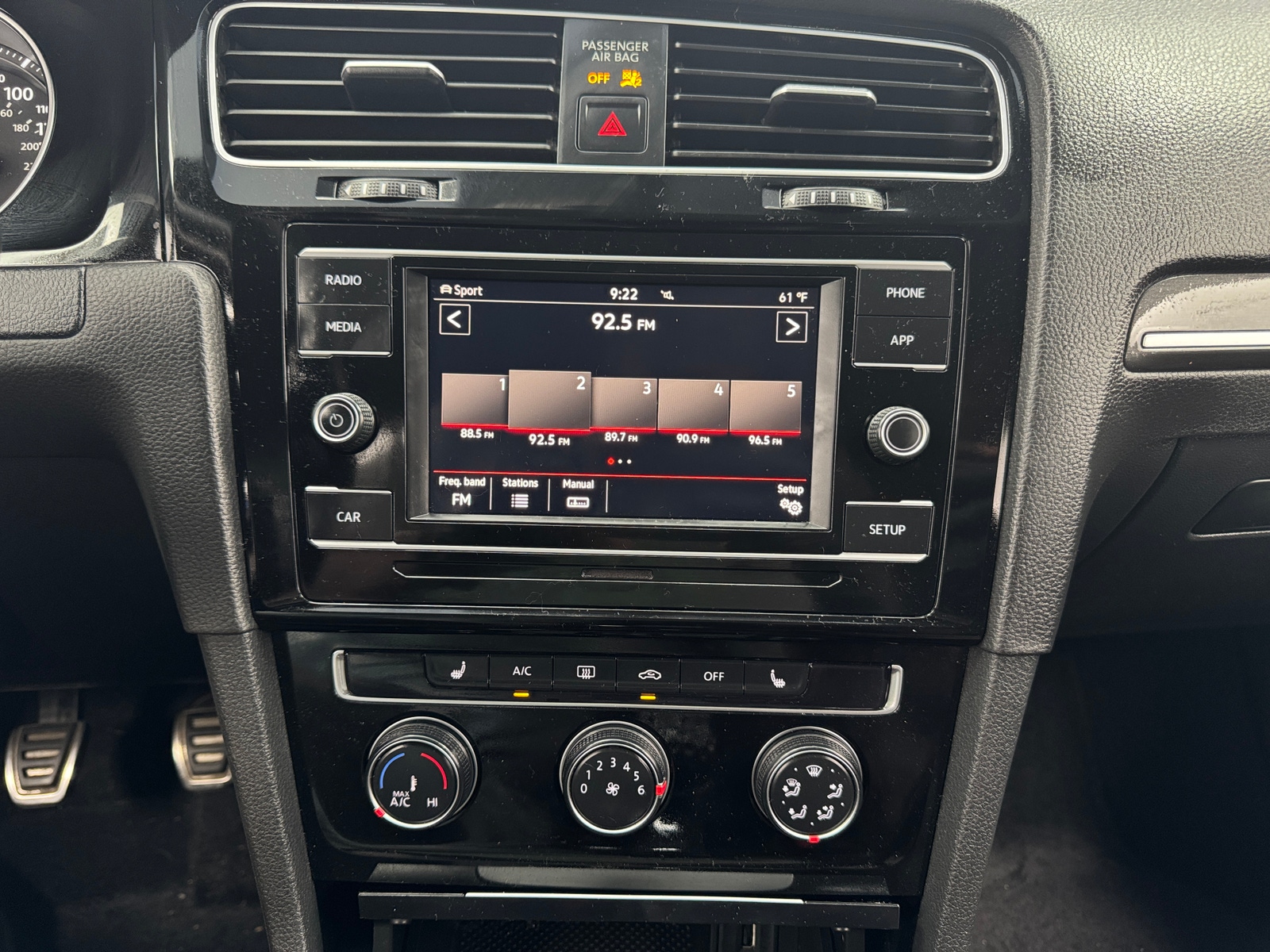 Thumbnail: 2019 Volkswagen Golf - 4