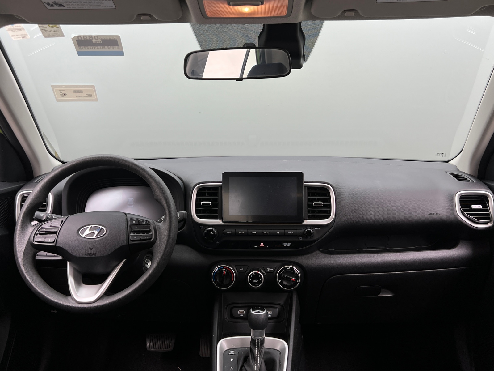Thumbnail: 2023 Hyundai Venue - 3