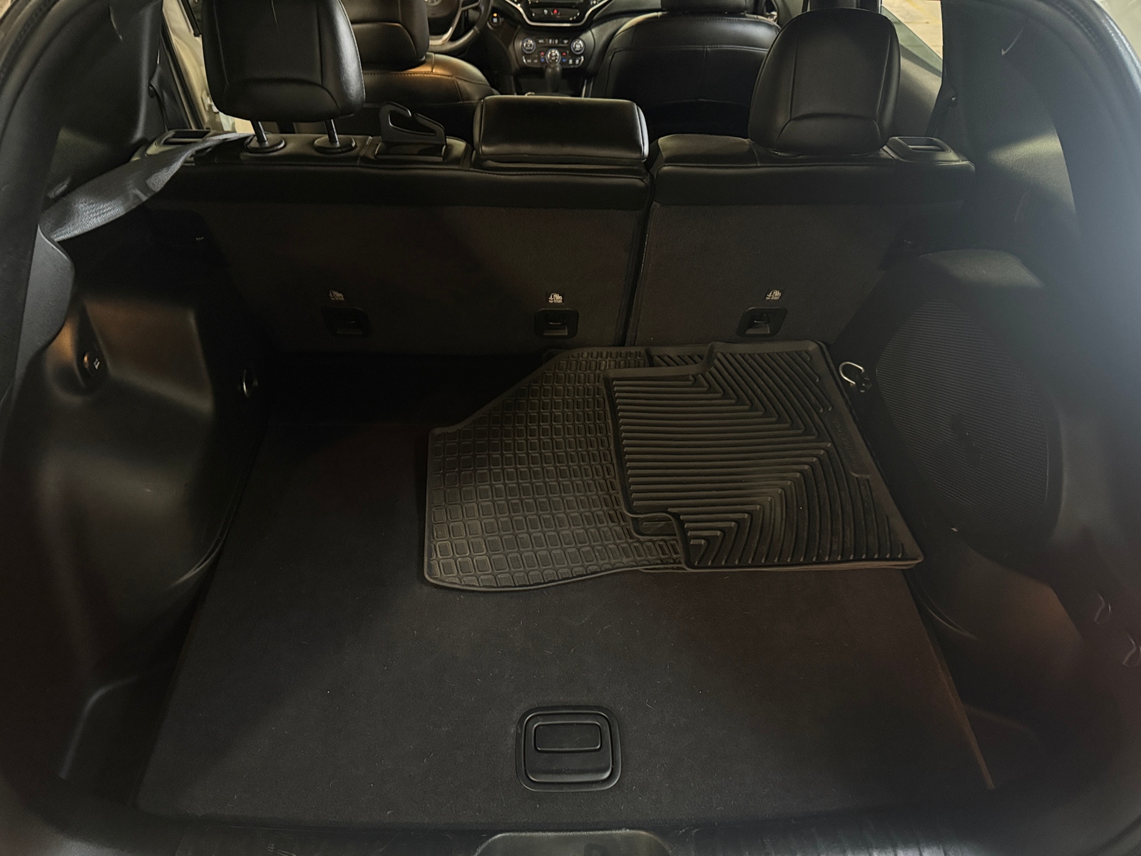 Thumbnail: 2019 Jeep Cherokee - 6