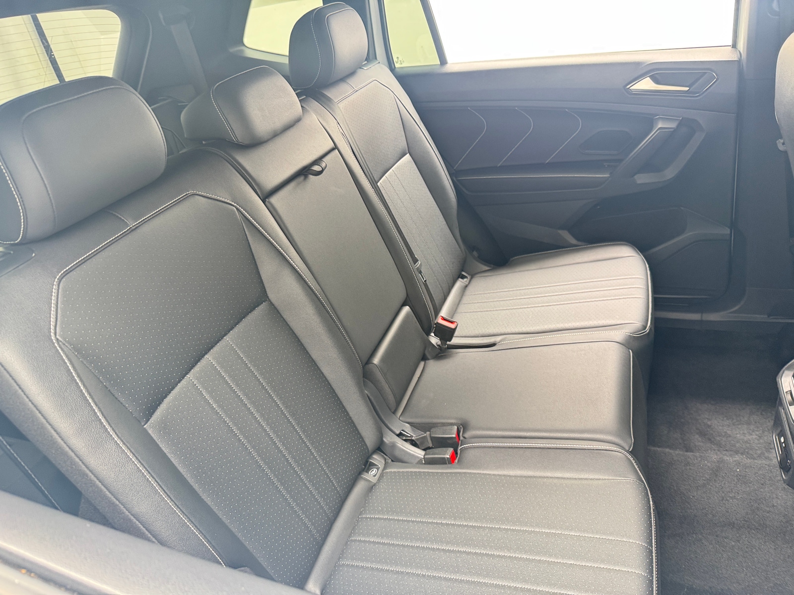 Thumbnail: 2023 Volkswagen Tiguan - 5