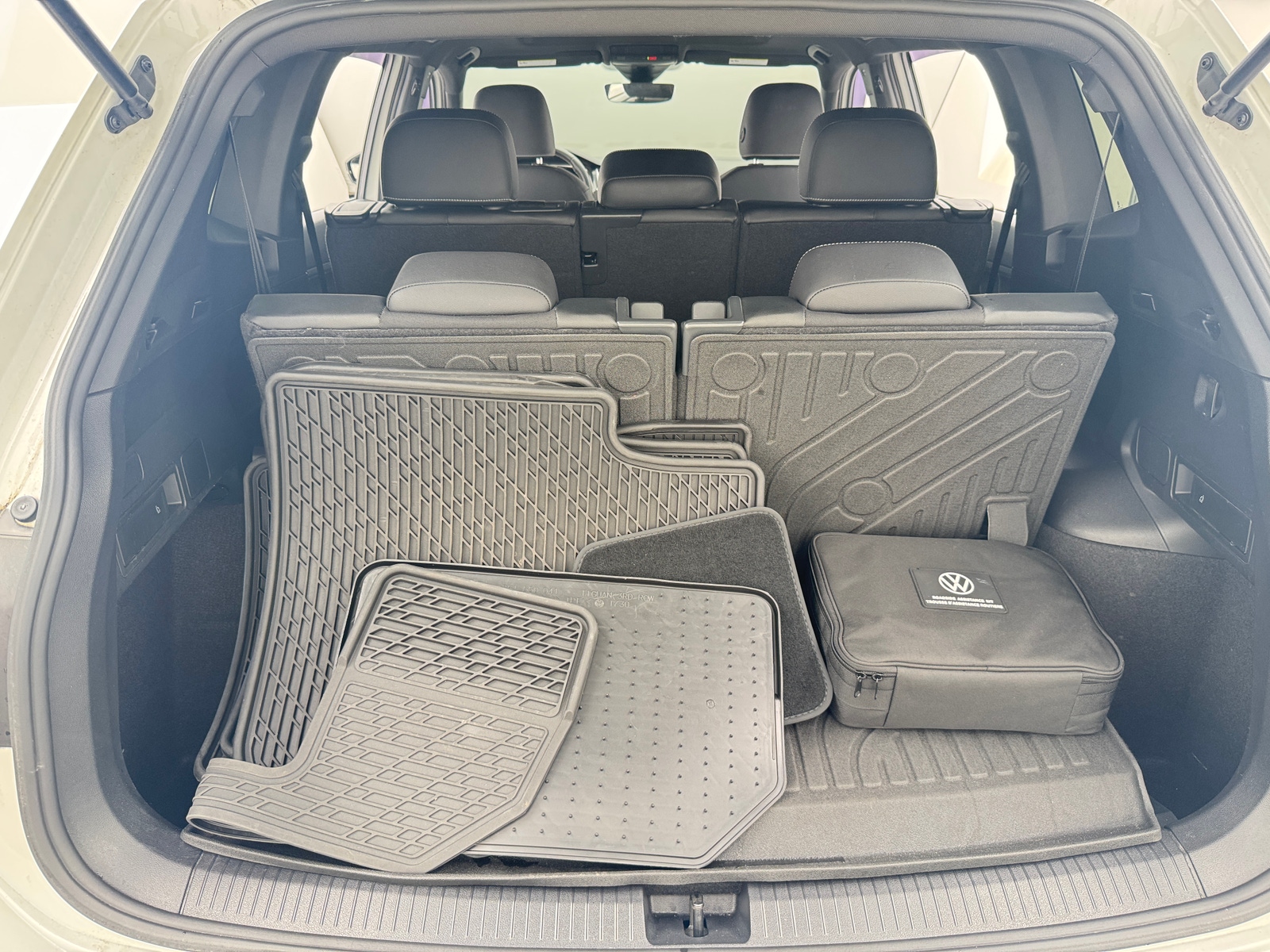 Thumbnail: 2023 Volkswagen Tiguan - 6