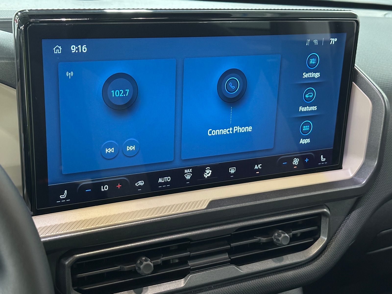 Thumbnail: 2025 Ford Bronco Sport - 4