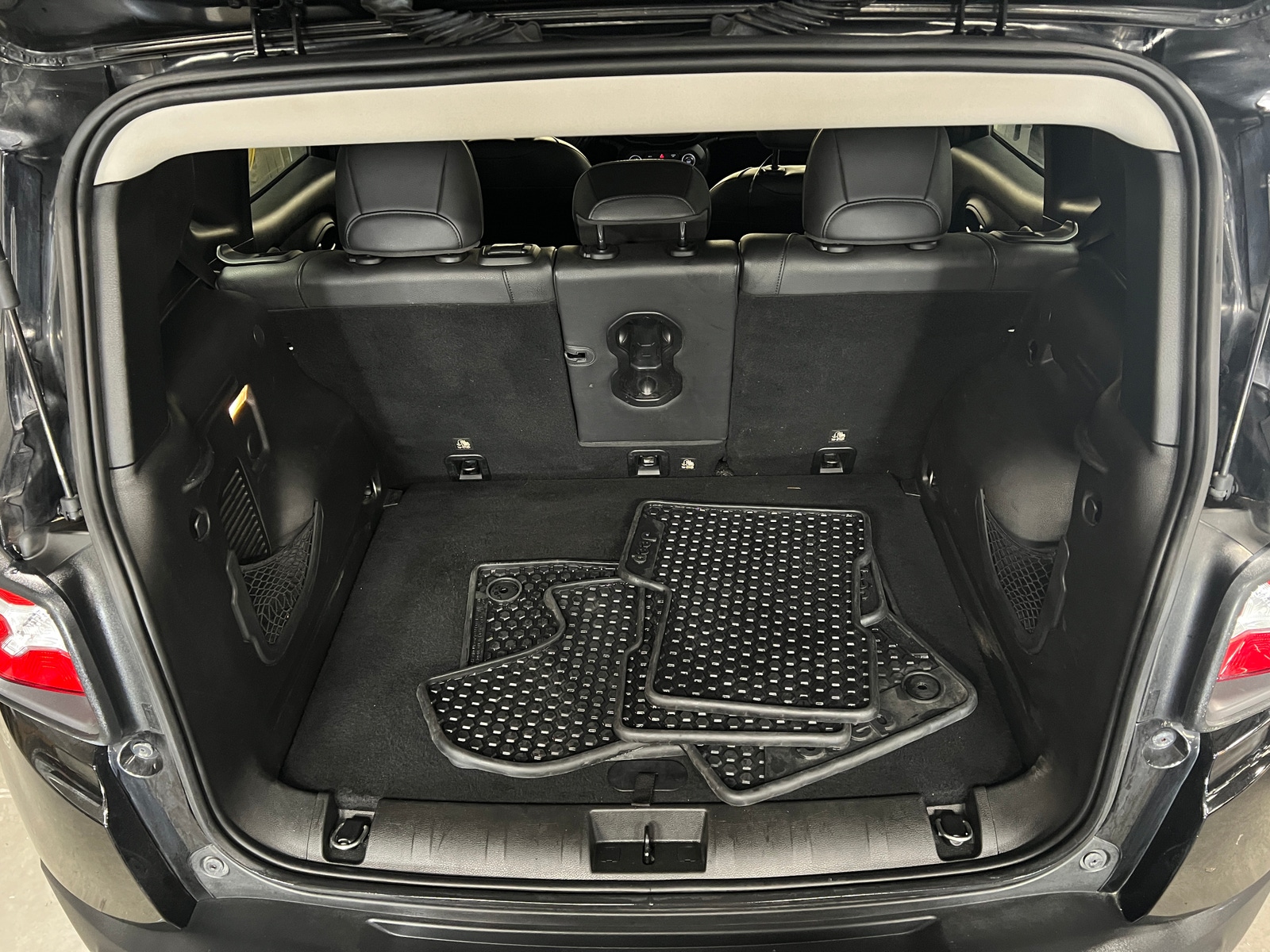 Thumbnail: 2018 Jeep Renegade - 6