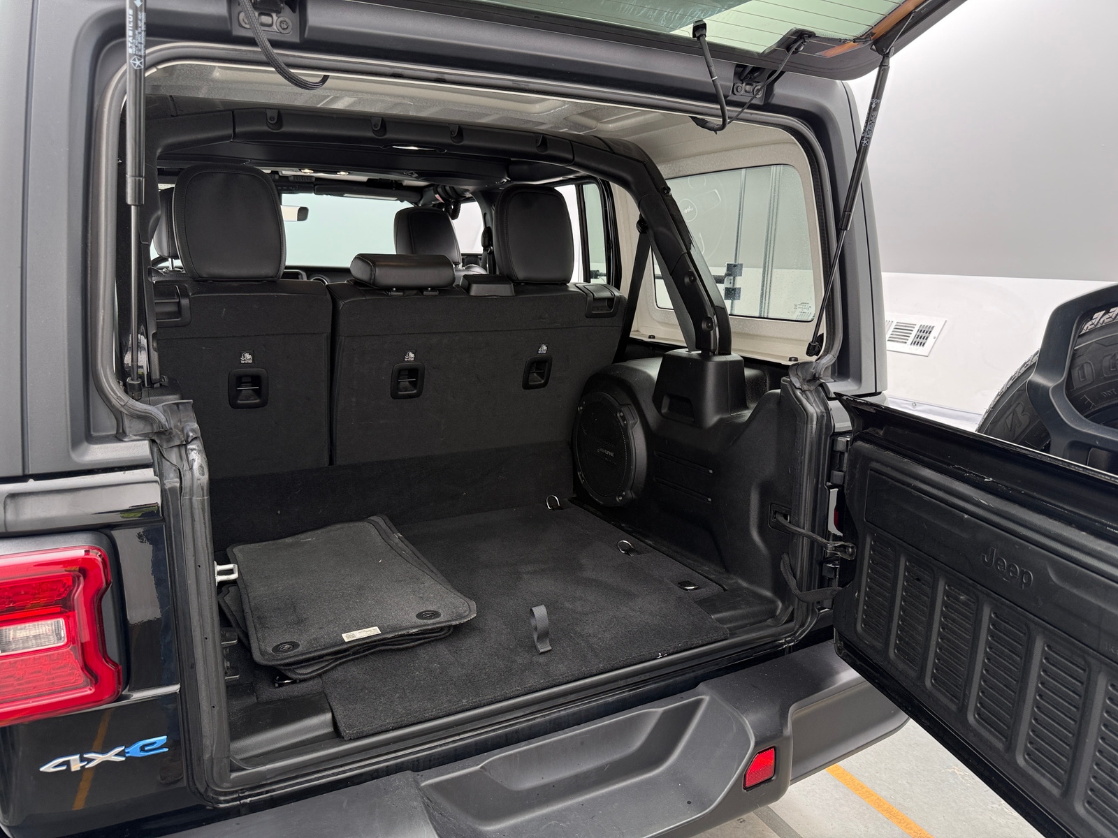 Thumbnail: 2023 Jeep Wrangler - 6