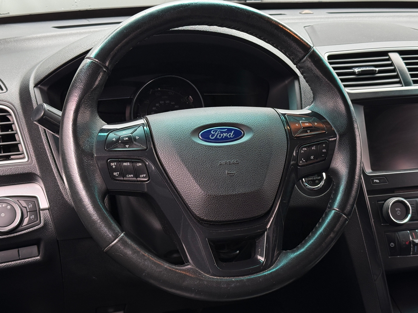 Thumbnail: 2016 Ford Explorer - 5