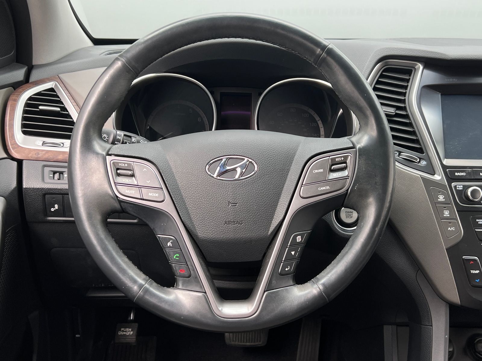 Thumbnail: 2019 Hyundai Santa Fe - 4