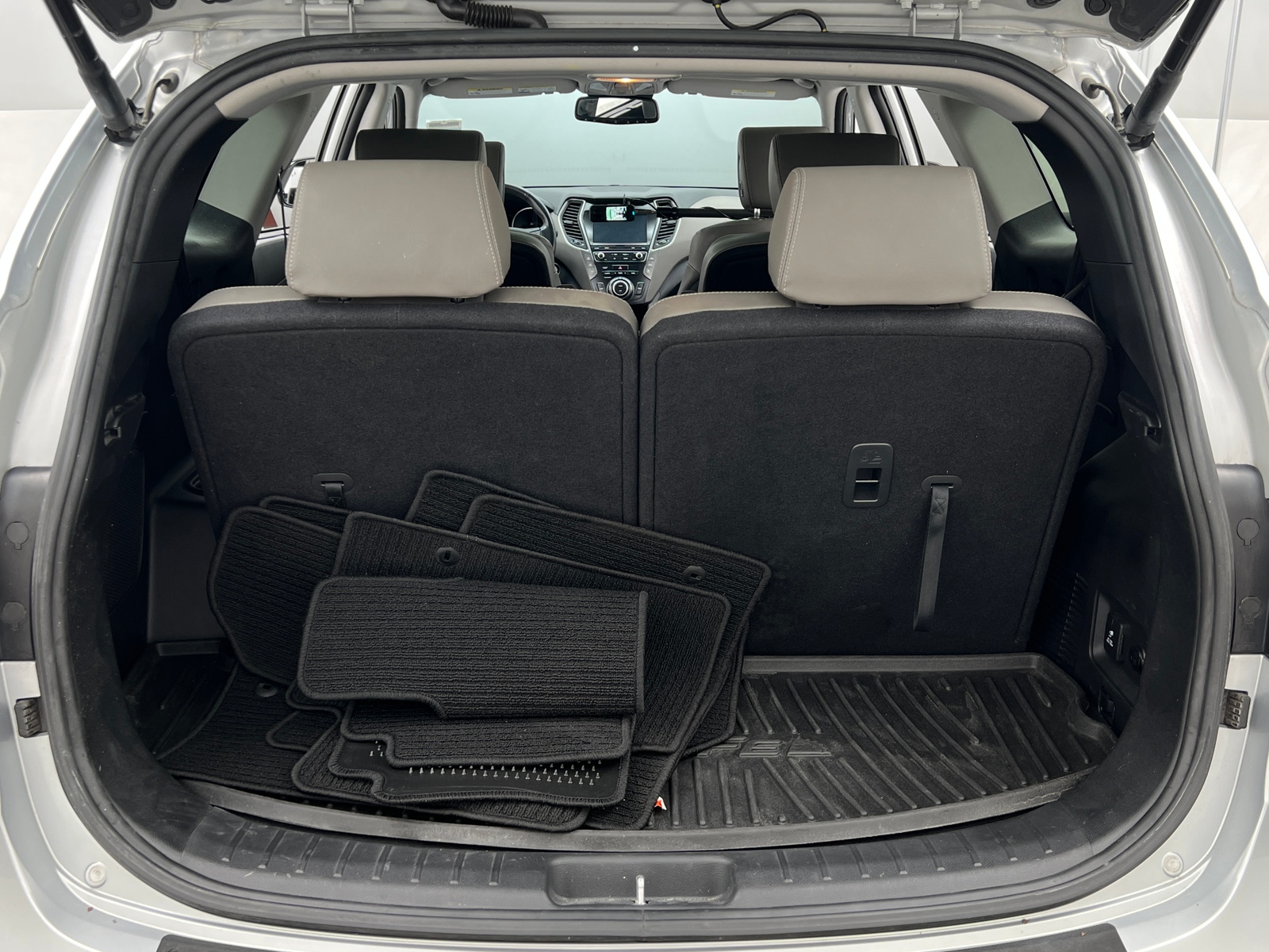 Thumbnail: 2019 Hyundai Santa Fe - 6