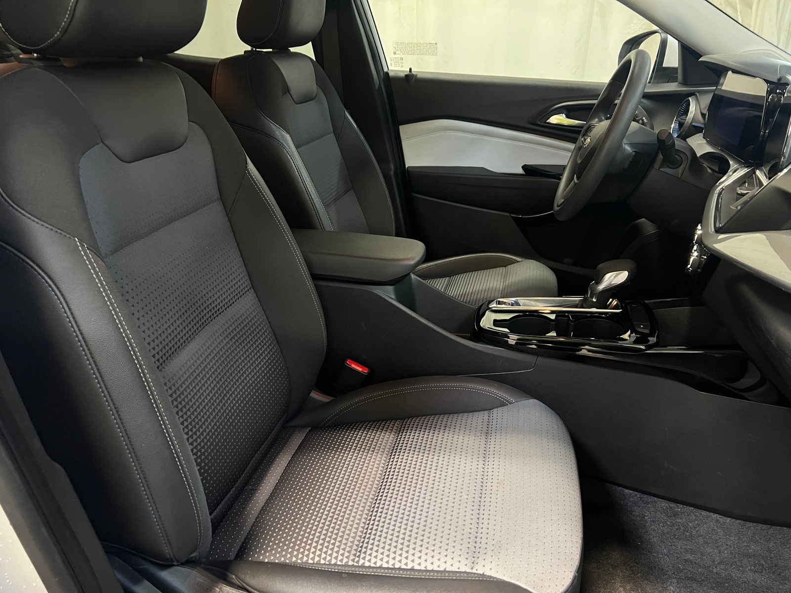 Thumbnail: 2025 Chevrolet Trax - 2