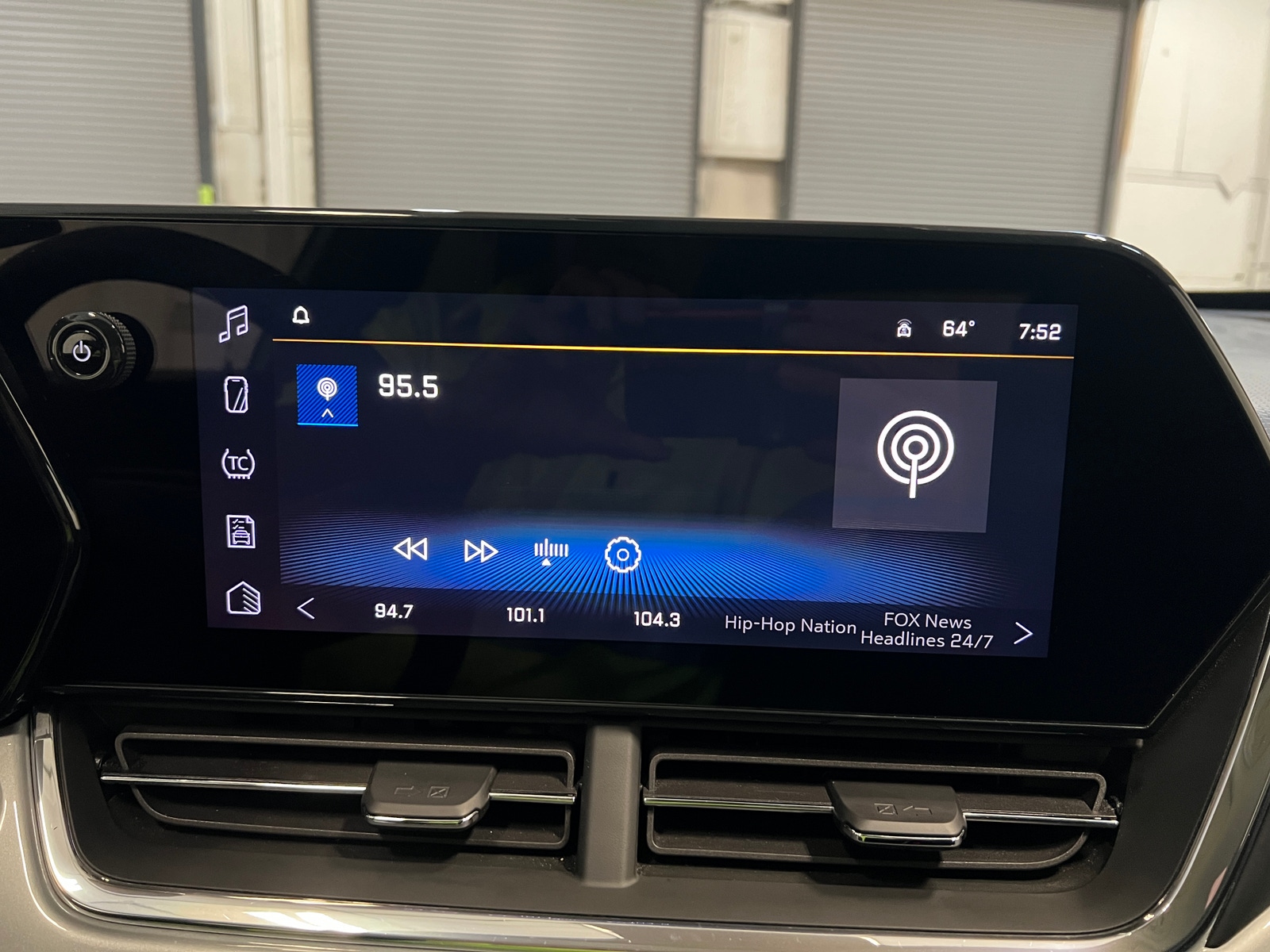 Thumbnail: 2025 Chevrolet Trax - 4