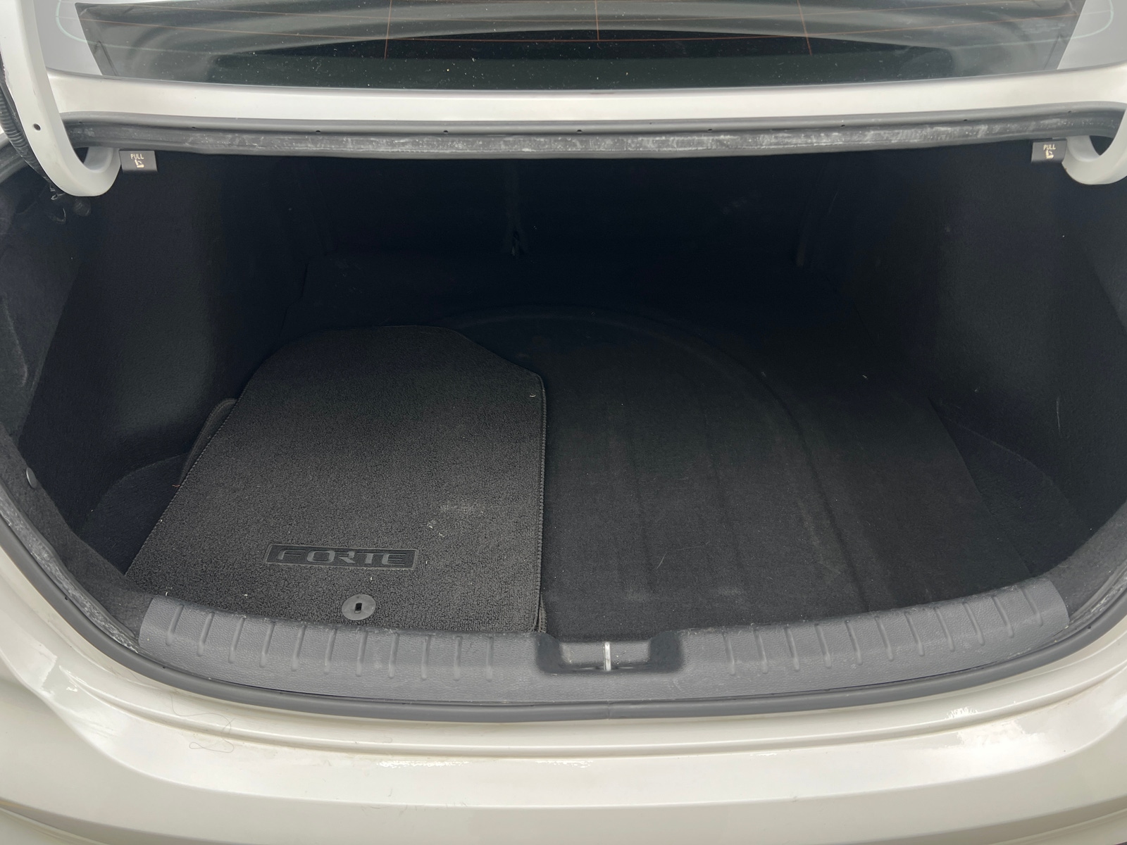 Thumbnail: 2024 Kia Forte - 7