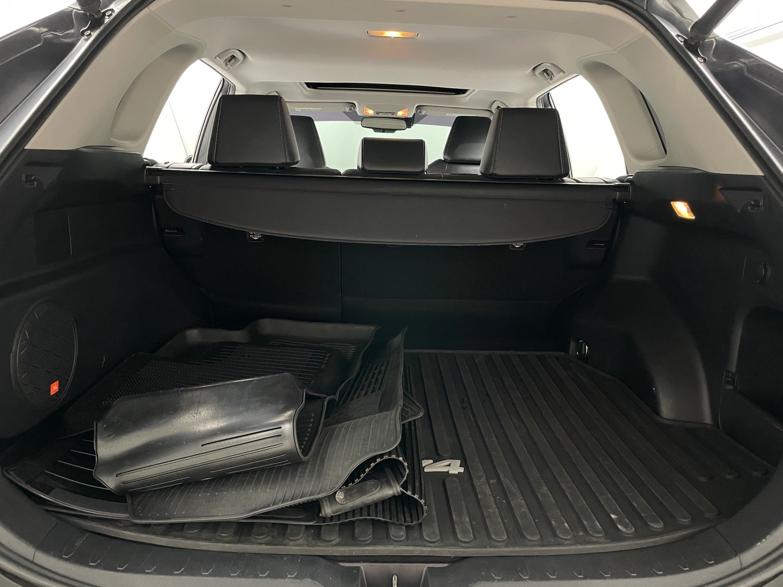 Thumbnail: 2019 Toyota RAV4 - 6