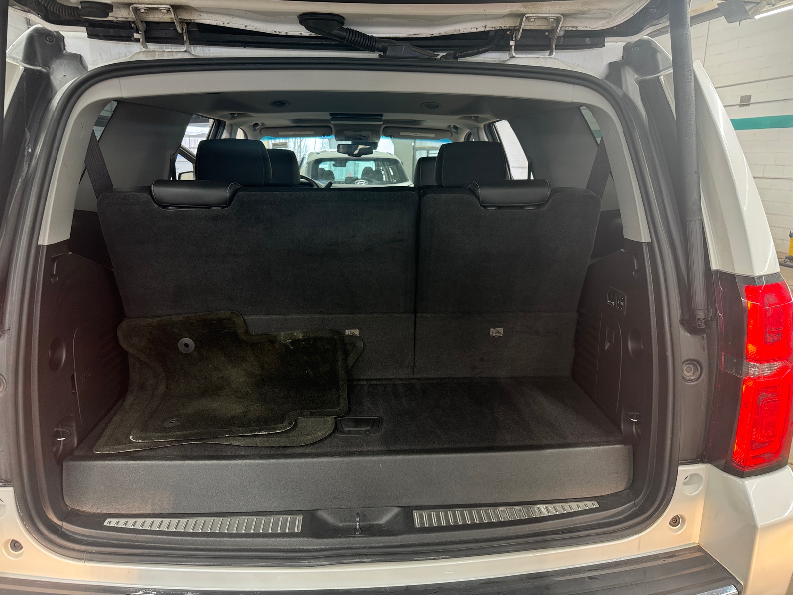 Thumbnail: 2016 Chevrolet Tahoe - 6