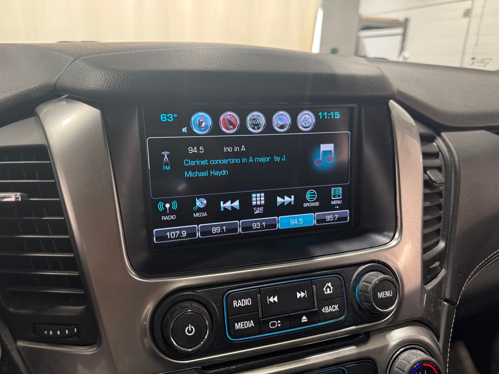 Thumbnail: 2016 Chevrolet Tahoe - 3