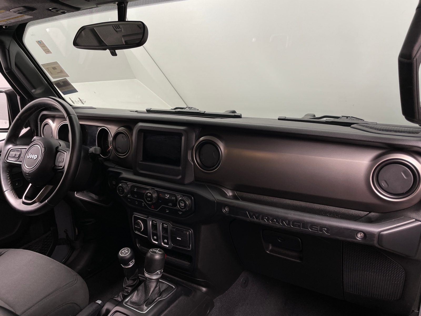 Thumbnail: 2019 Jeep Wrangler - 3