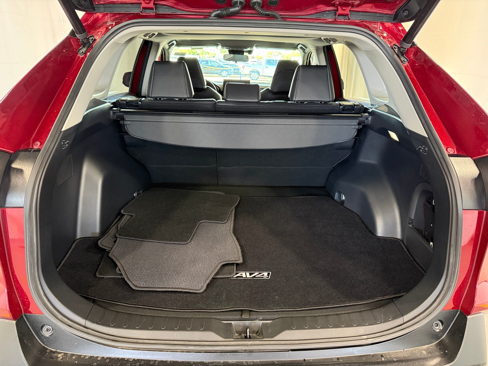 Thumbnail: 2022 Toyota RAV4 - 6