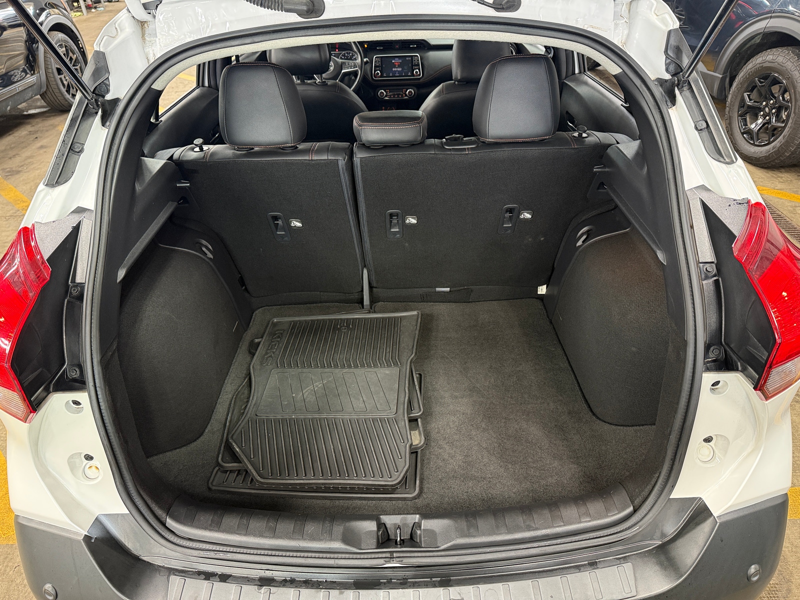 Thumbnail: 2020 Nissan Kicks - 7