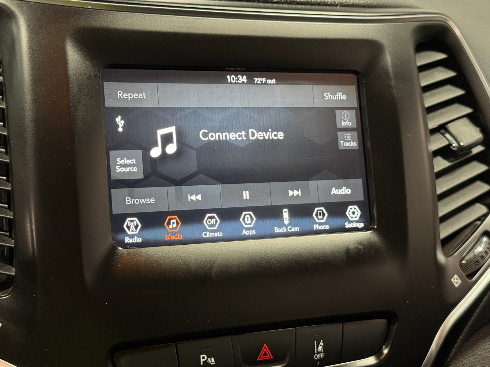 Thumbnail: 2020 Jeep Cherokee - 3