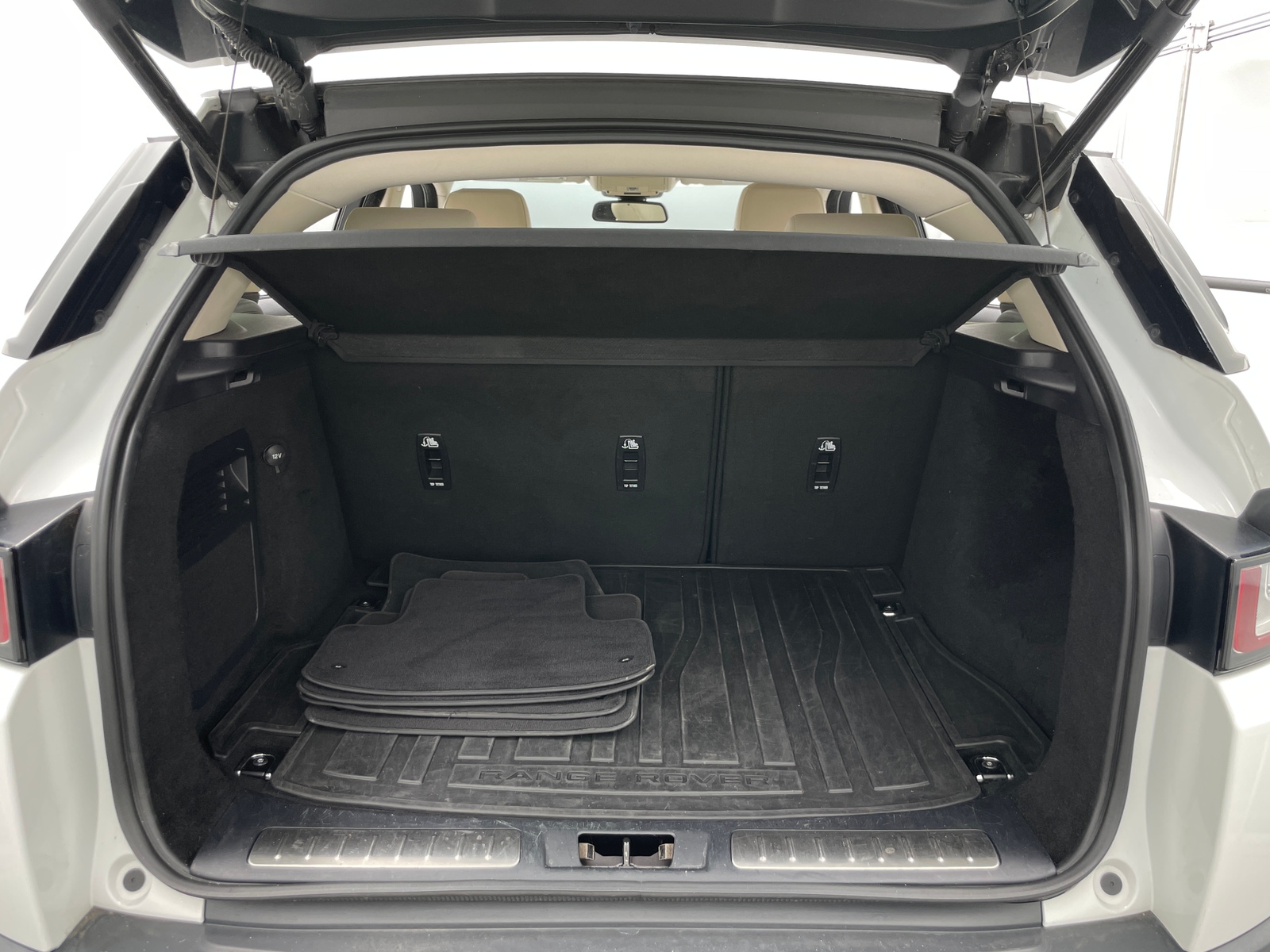 Thumbnail: 2016 Land Rover Range Rover Evoque - 6