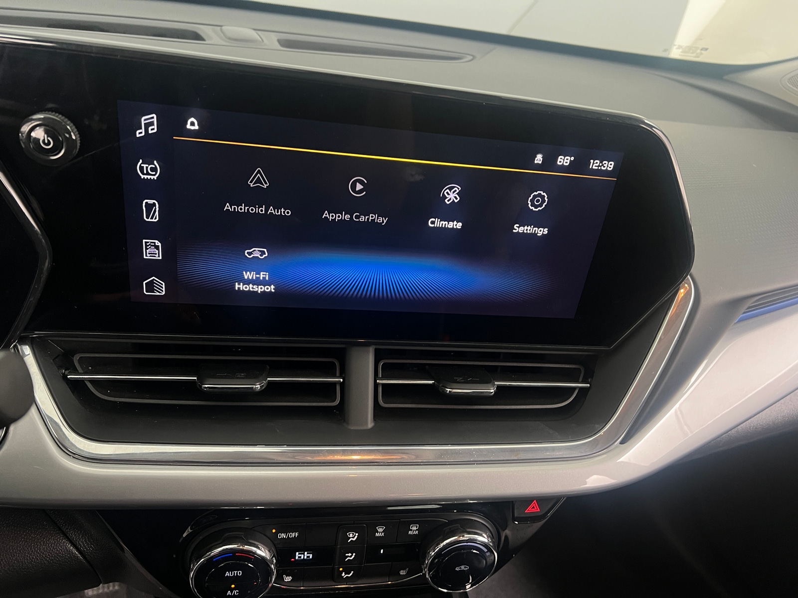 Thumbnail: 2025 Chevrolet Trax - 4