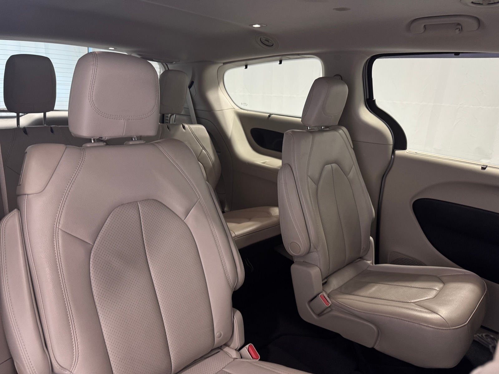 Thumbnail: 2017 Chrysler Pacifica - 5