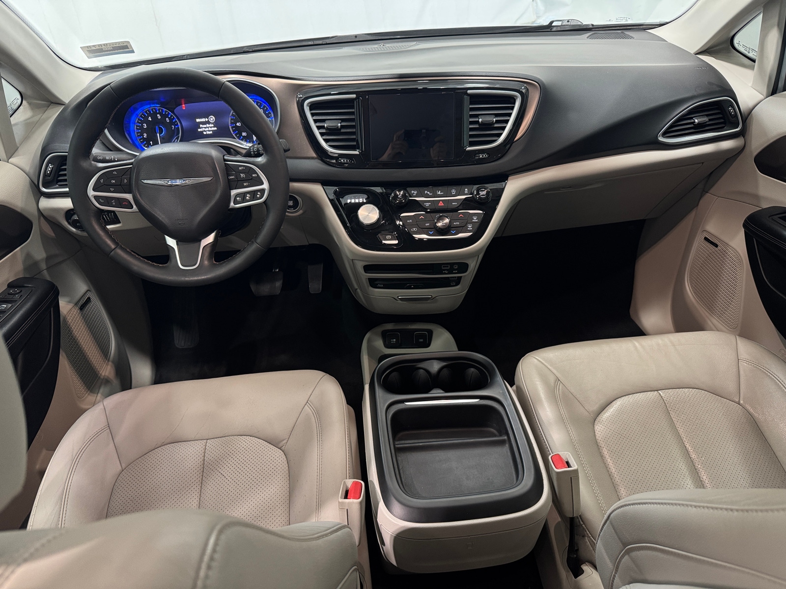 Thumbnail: 2017 Chrysler Pacifica - 2