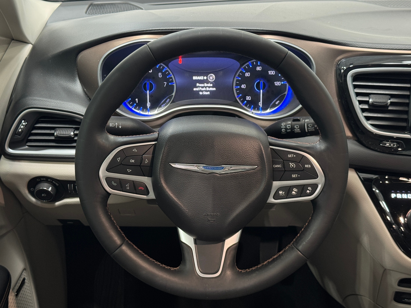 Thumbnail: 2017 Chrysler Pacifica - 4