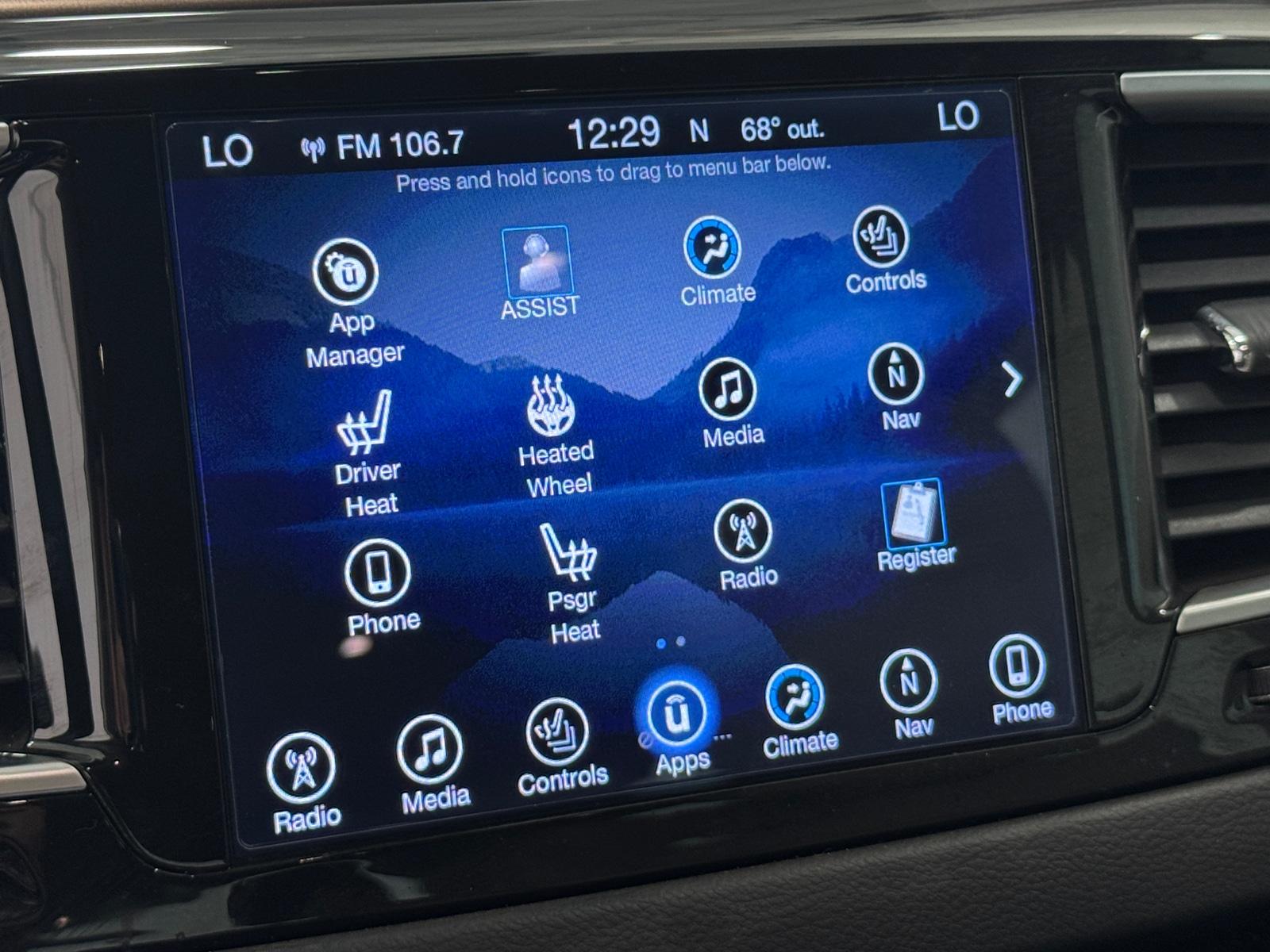 Thumbnail: 2017 Chrysler Pacifica - 3