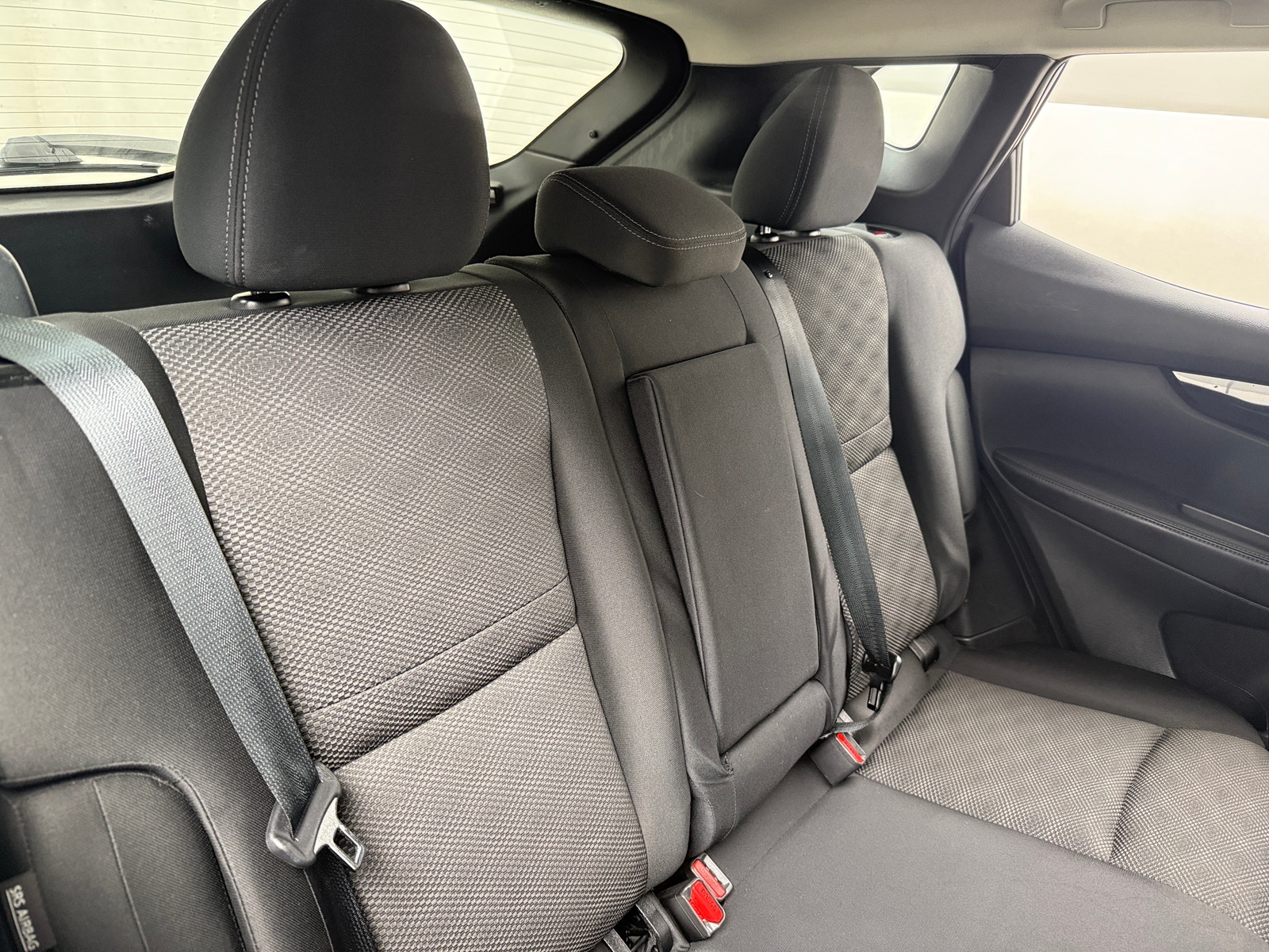 Thumbnail: 2021 Nissan Rogue Sport - 6