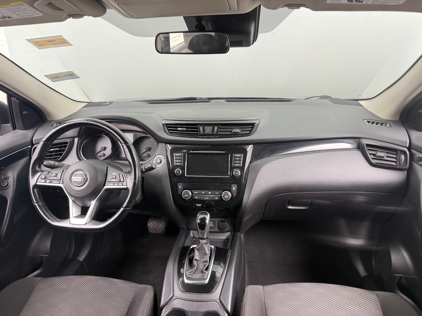 Thumbnail: 2021 Nissan Rogue Sport - 3