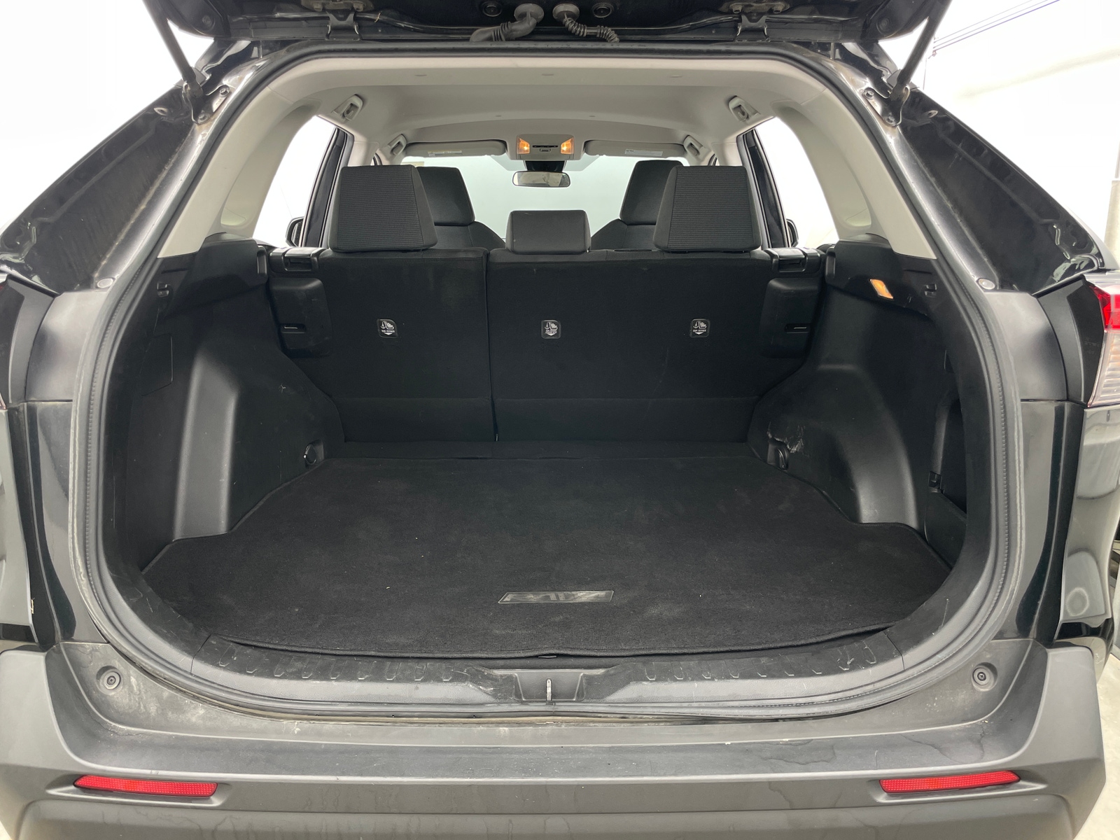 Thumbnail: 2021 Toyota RAV4 - 7