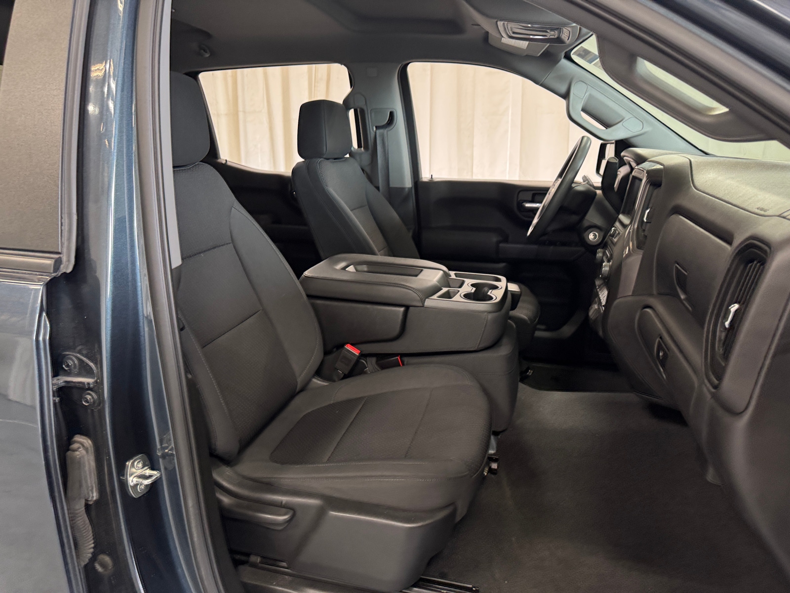 Thumbnail: 2020 Chevrolet Silverado 1500 - 2