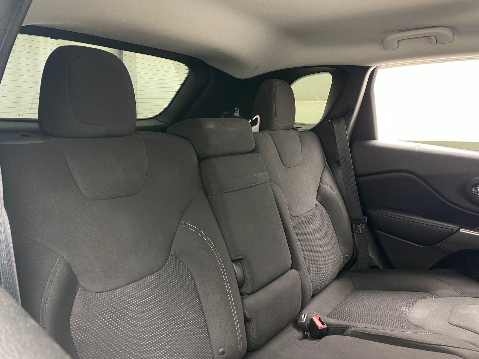 Thumbnail: 2019 Jeep Cherokee - 6