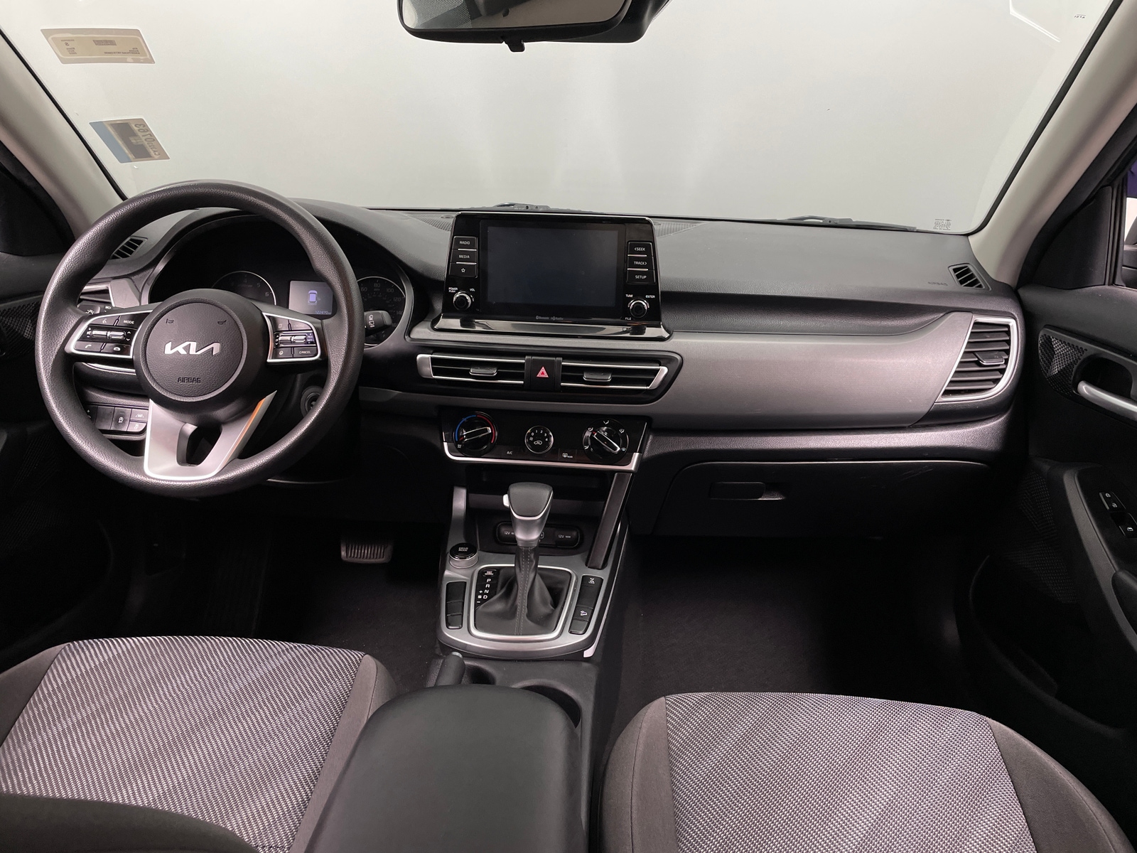 Thumbnail: 2022 Kia Seltos - 3