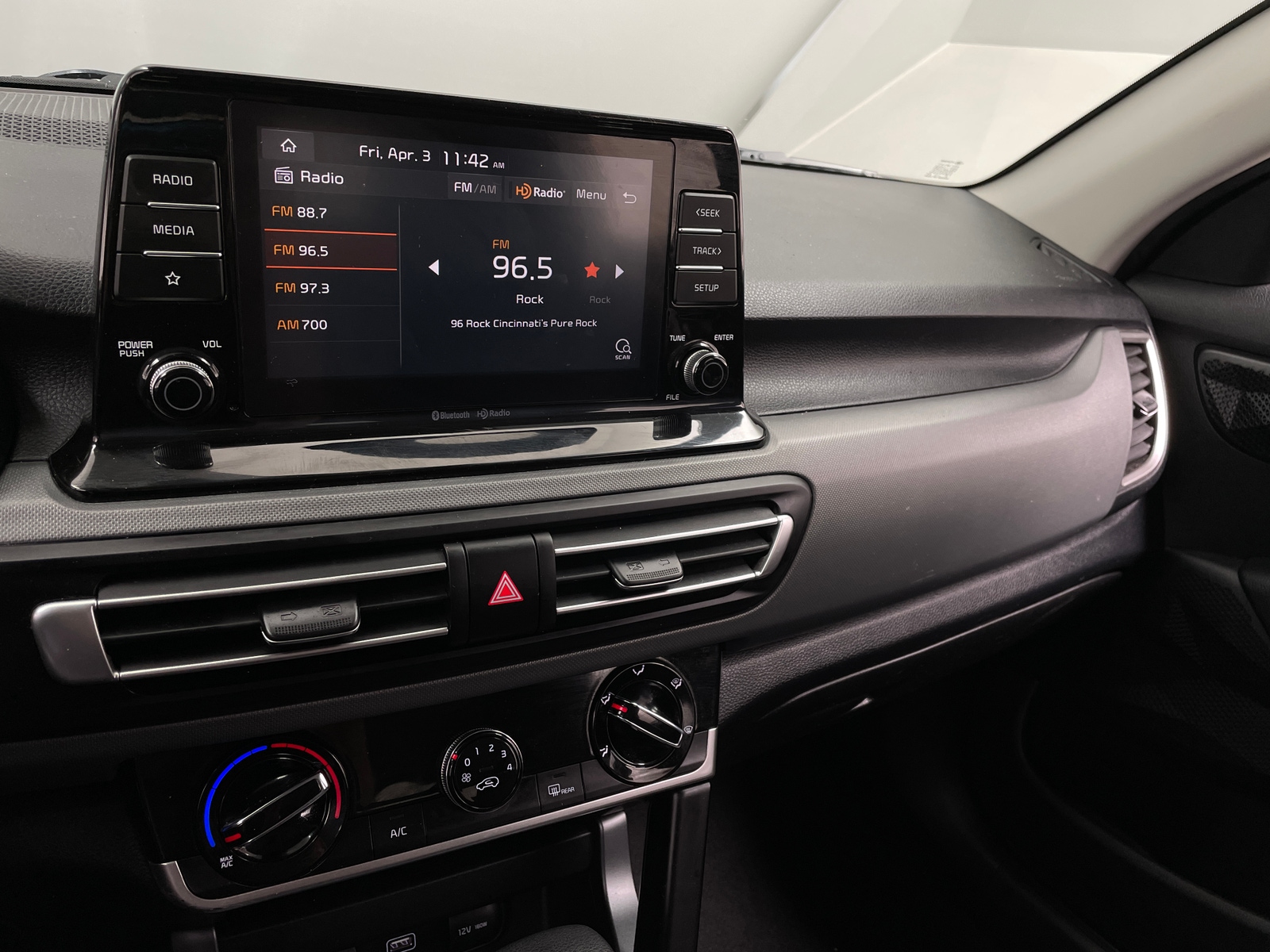 Thumbnail: 2022 Kia Seltos - 4