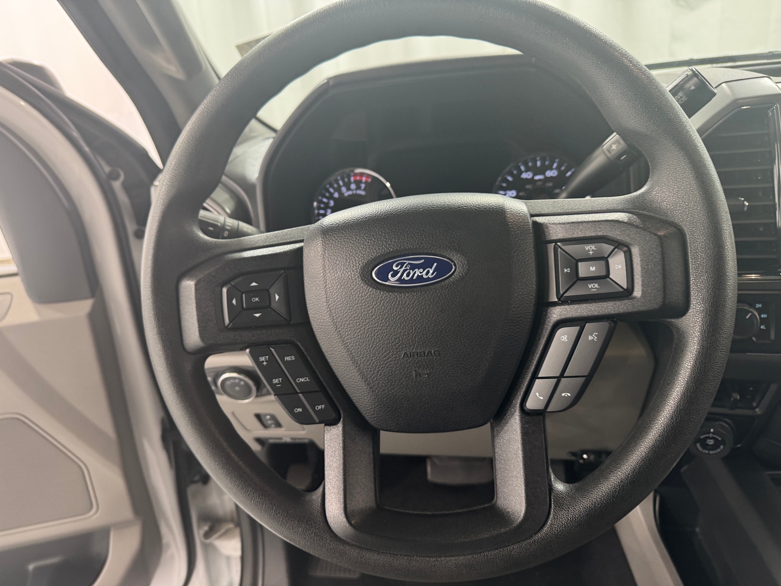 Thumbnail: 2020 Ford Econoline - 5