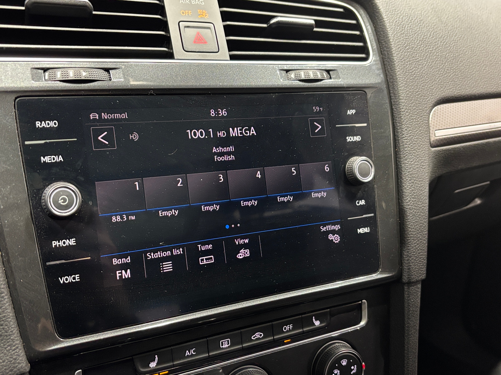 Thumbnail: 2019 Volkswagen Golf - 3