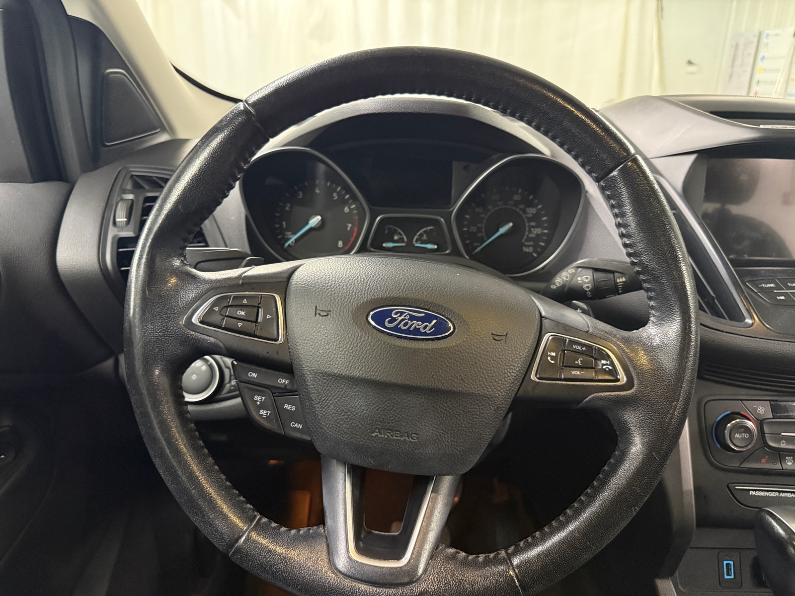 Thumbnail: 2017 Ford Escape - 5