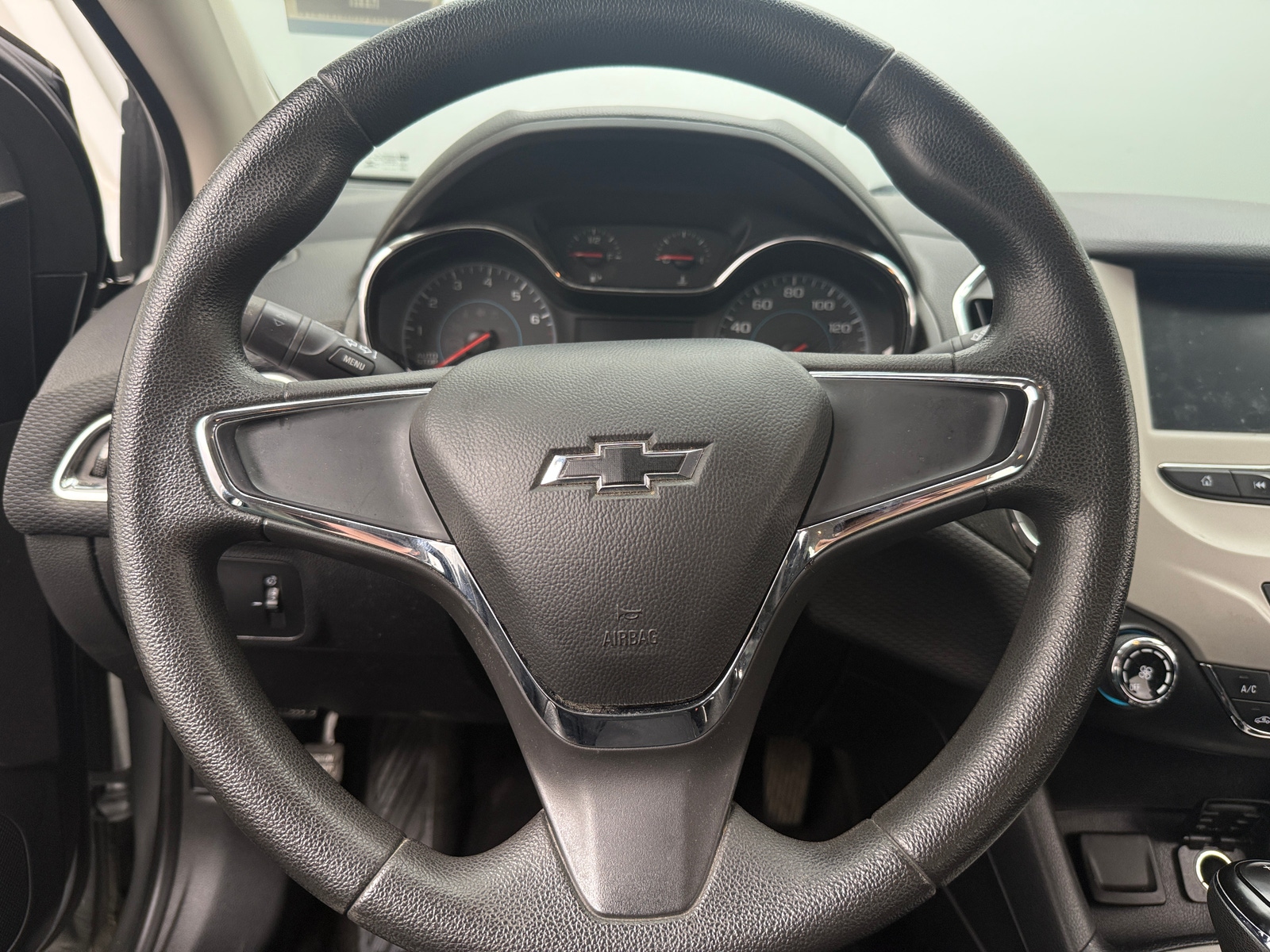 Thumbnail: 2018 Chevrolet Cruze - 5