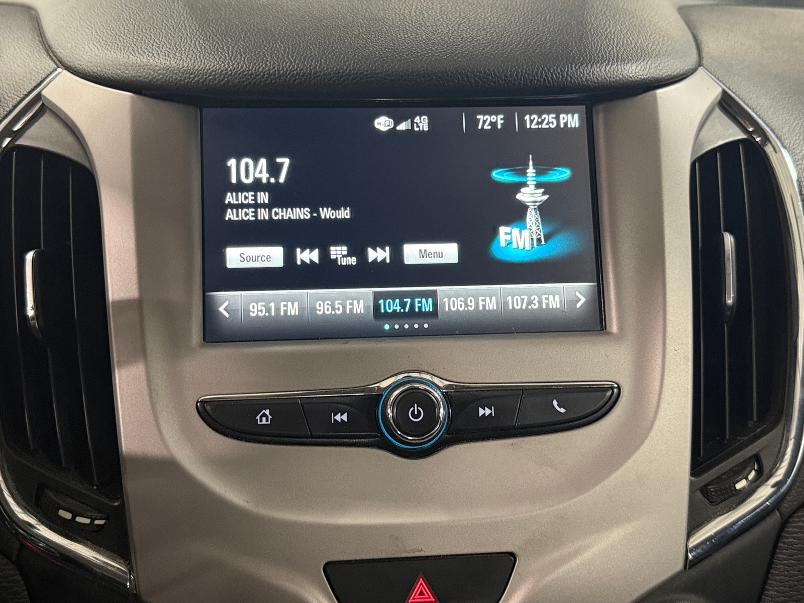 Thumbnail: 2018 Chevrolet Cruze - 4