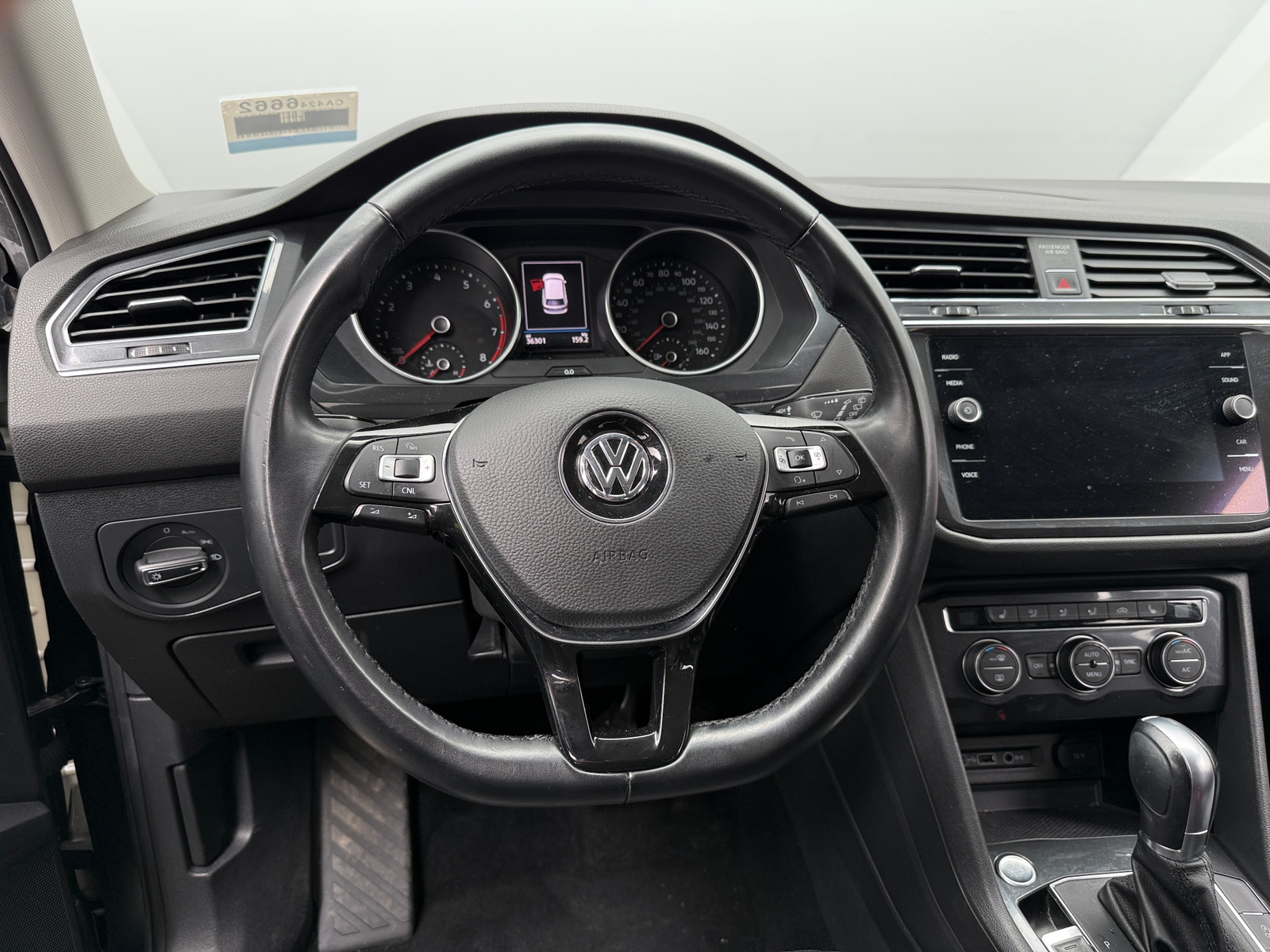 Thumbnail: 2018 Volkswagen Tiguan - 4