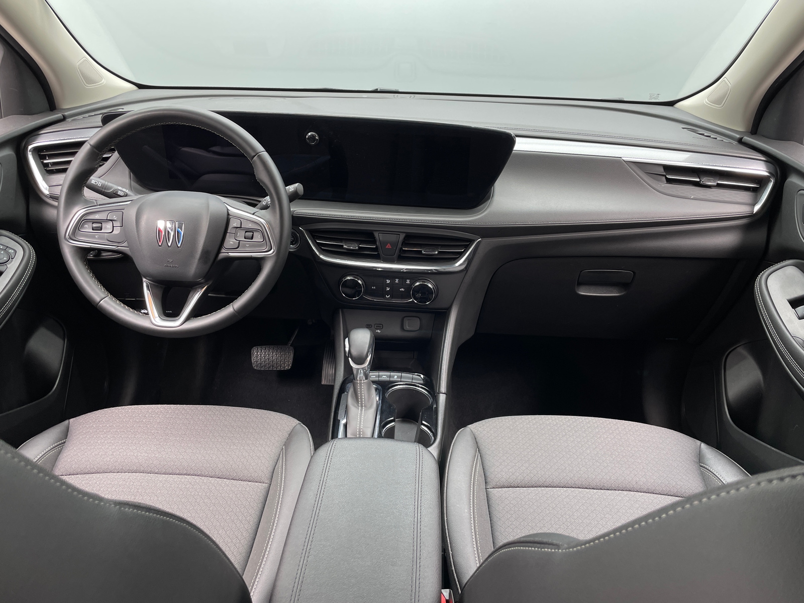 Thumbnail: 2025 Buick Encore GX - 3