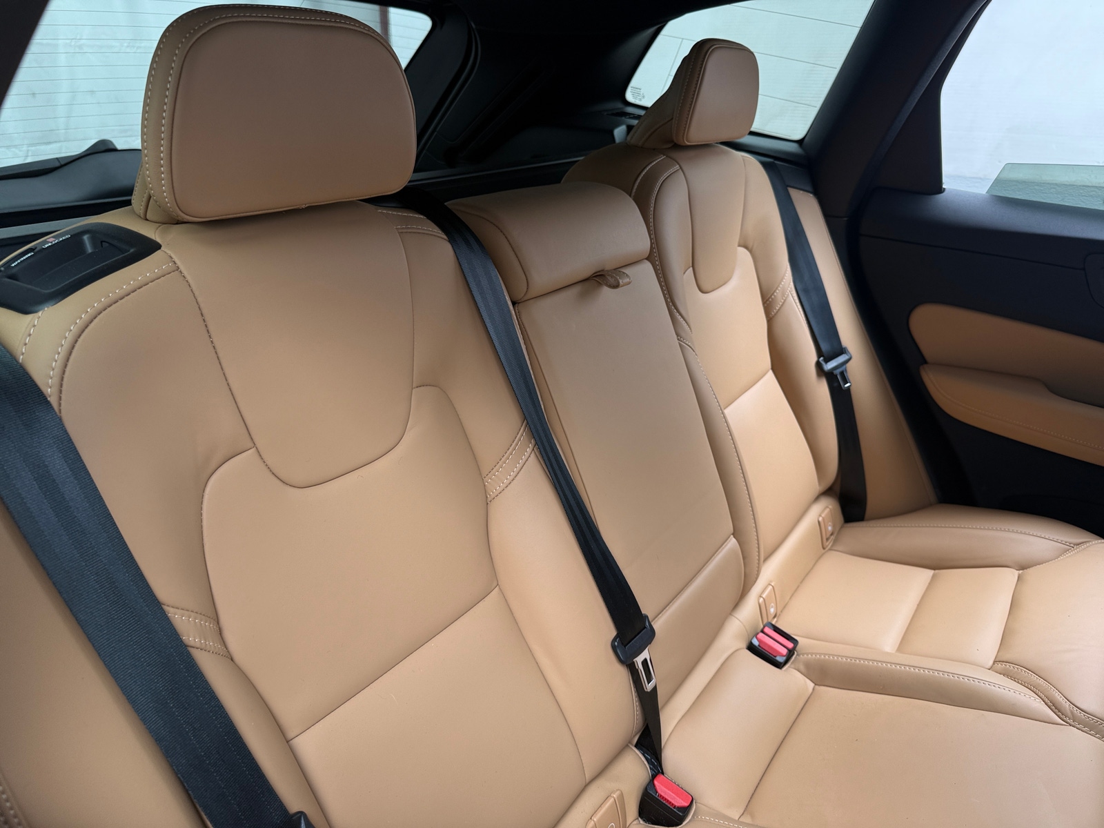 Thumbnail: 2022 Volvo XC60 - 5