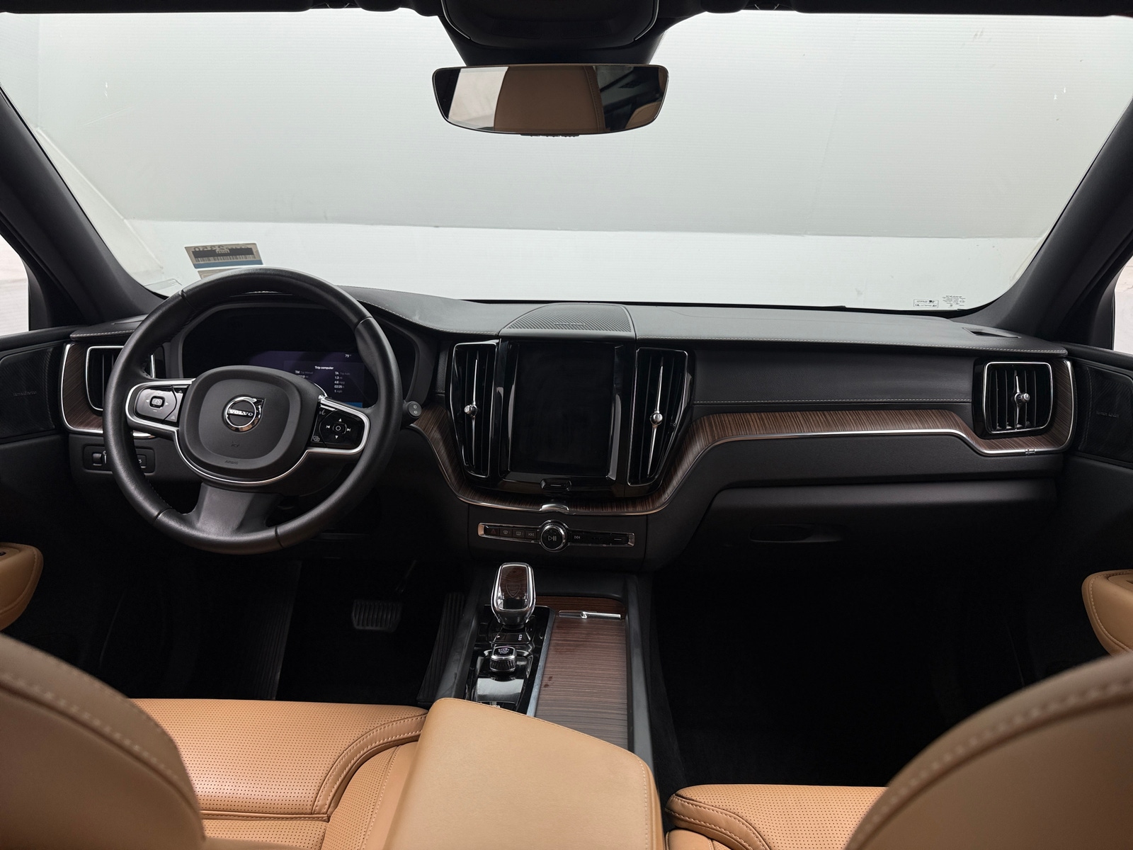 Thumbnail: 2022 Volvo XC60 - 2