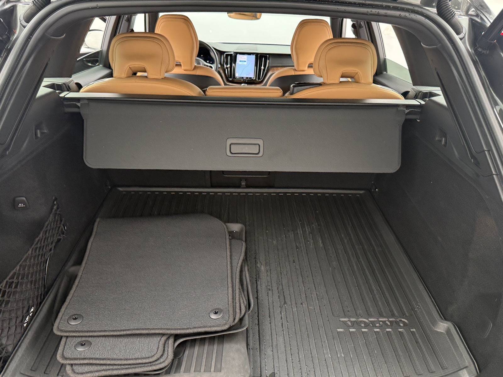 Thumbnail: 2022 Volvo XC60 - 6