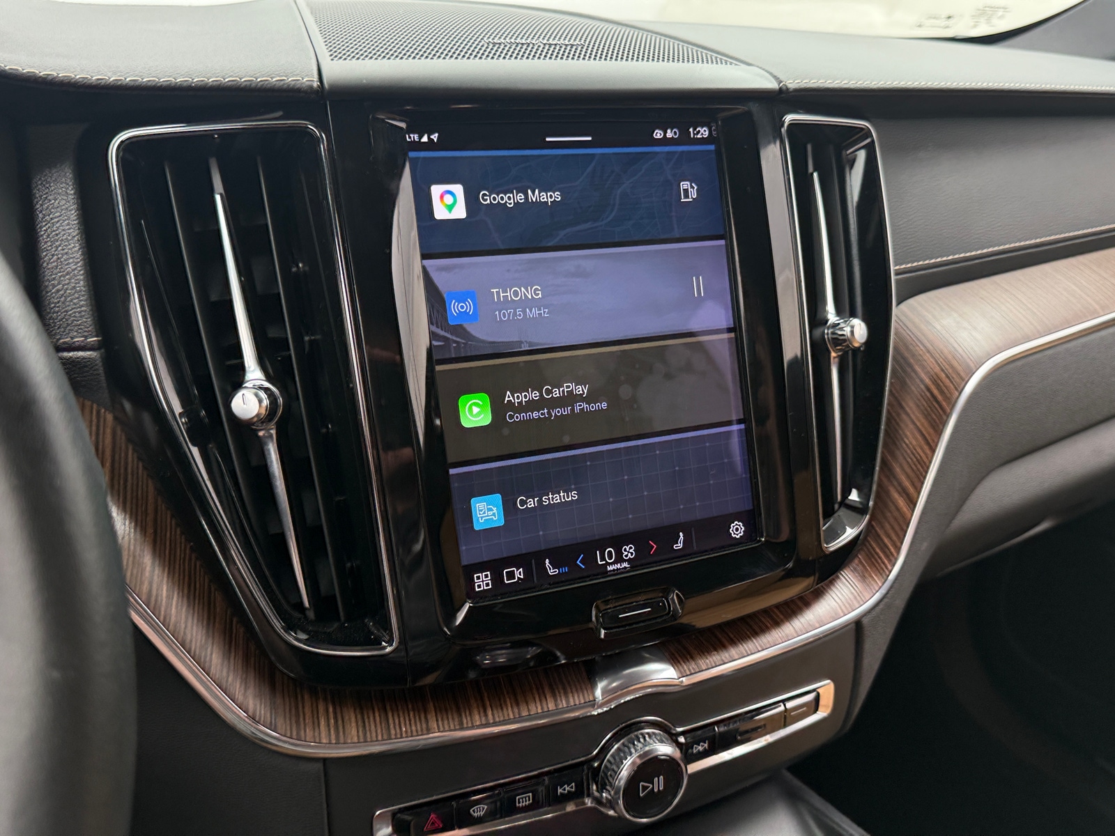 Thumbnail: 2022 Volvo XC60 - 3