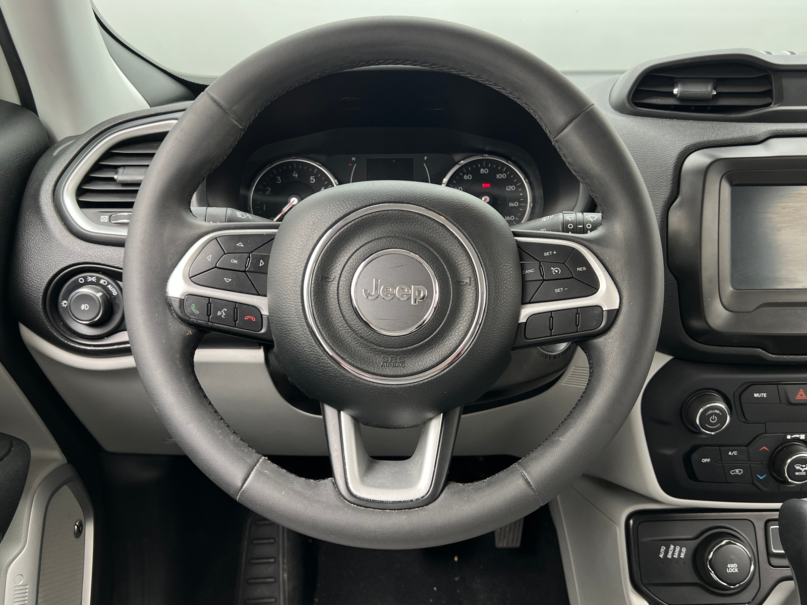 Thumbnail: 2018 Jeep Renegade - 5