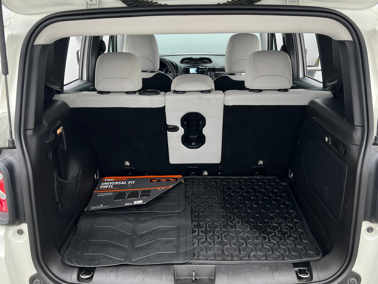 Thumbnail: 2018 Jeep Renegade - 7