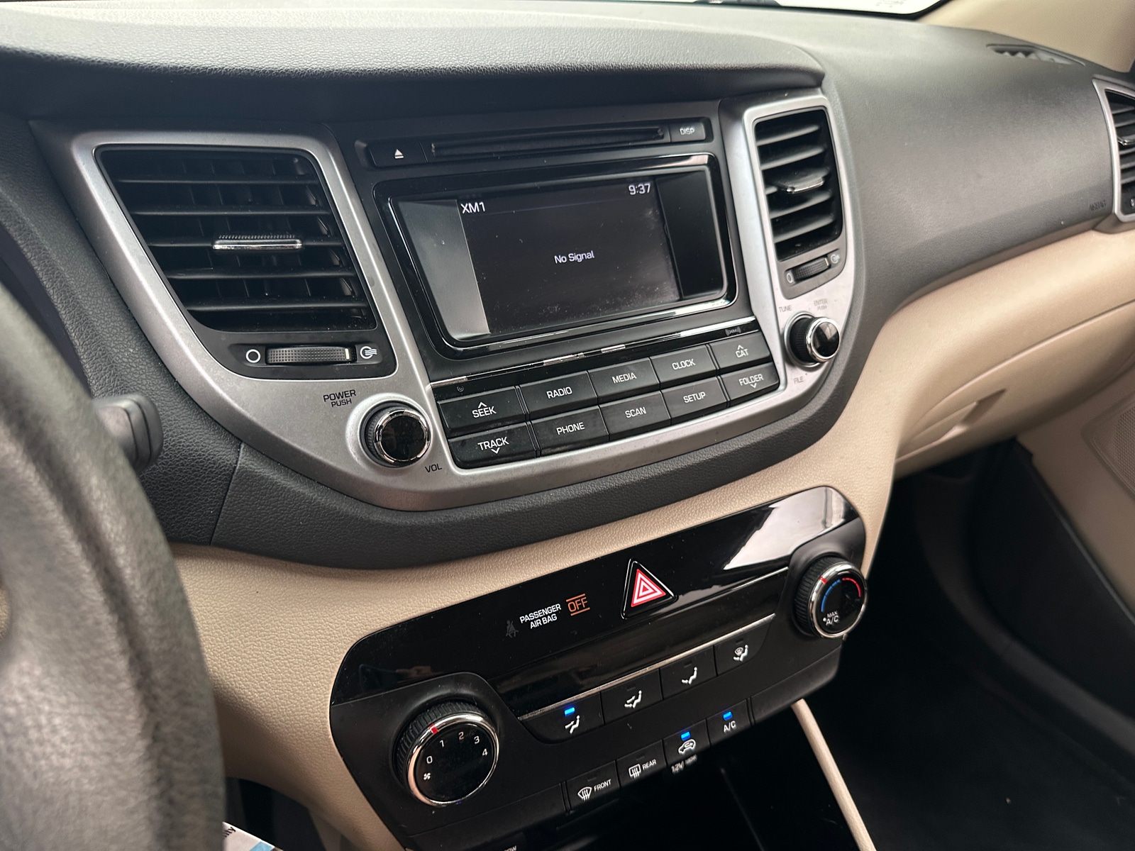 Thumbnail: 2017 Hyundai Tucson - 4